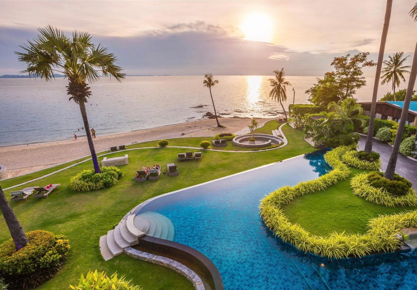 Luxurious Beachfront Pattaya Exteriör bild