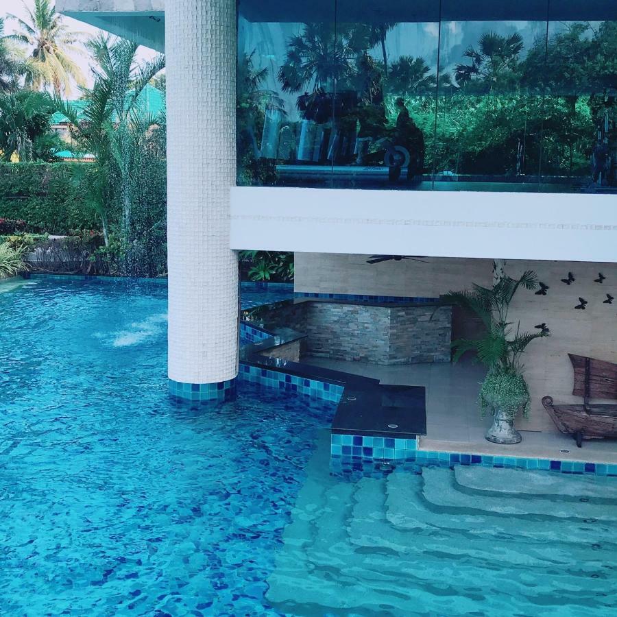 Luxurious Beachfront Pattaya Exteriör bild