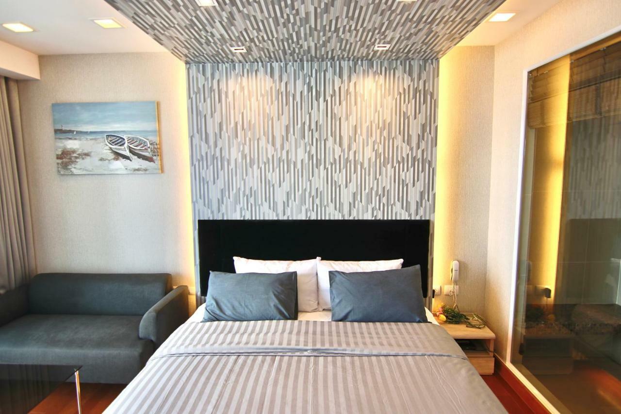 Luxurious Beachfront Pattaya Exteriör bild