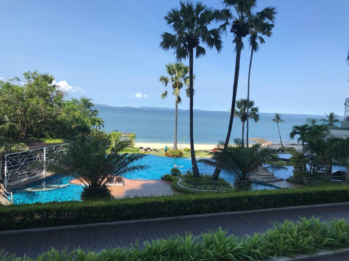 Luxurious Beachfront Pattaya Exteriör bild
