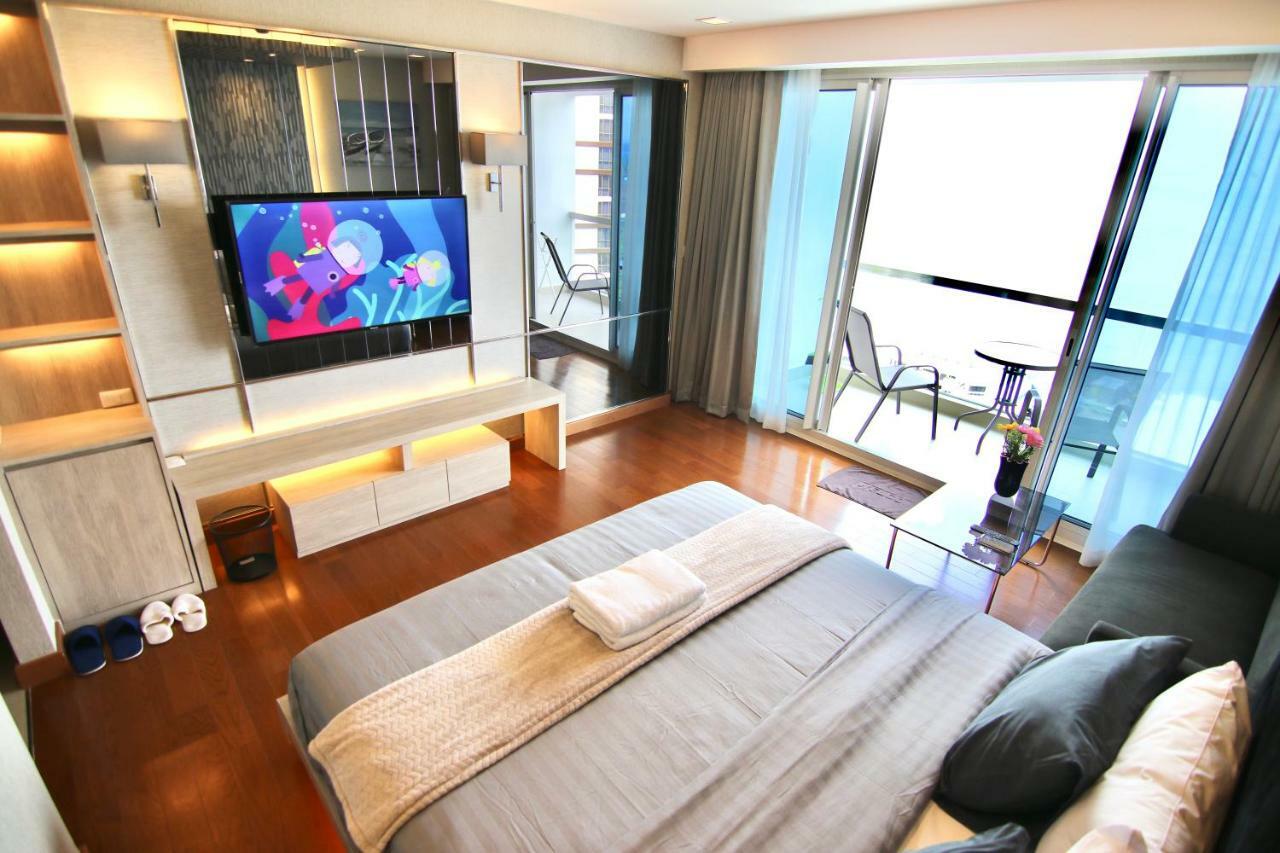 Luxurious Beachfront Pattaya Exteriör bild