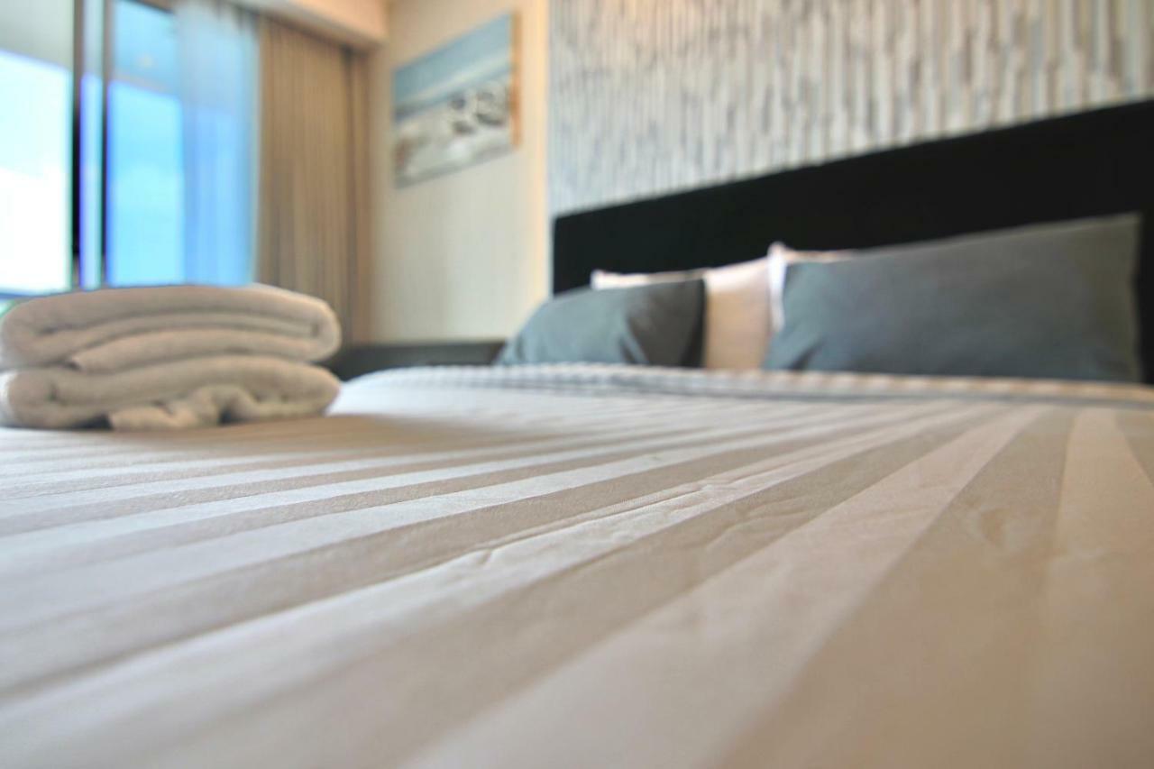 Luxurious Beachfront Pattaya Exteriör bild