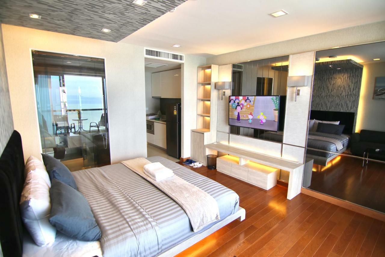 Luxurious Beachfront Pattaya Exteriör bild